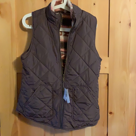 NEW Maurices Reversible Sherpa/Quilted Vest - Picture 6 of 12